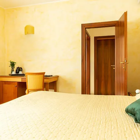 & Venezia 2000 Hotel 3*