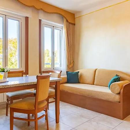 Otel & Venezia 2000 3*