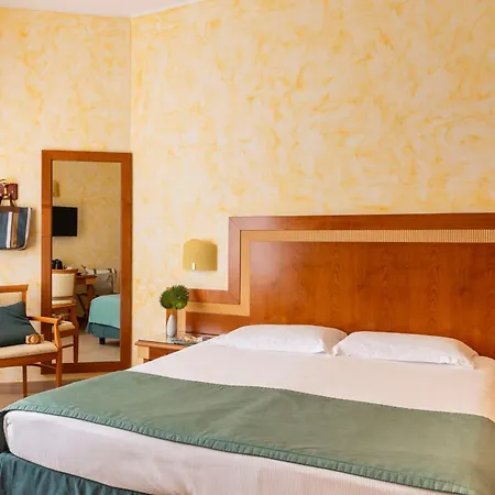 & Venezia 2000 Venedik-Lido