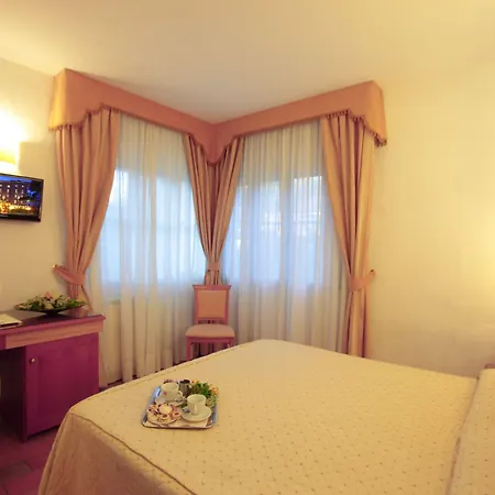 & Venezia 2000 Venedik-Lido